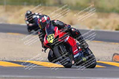 media/Oct-03-2022-Moto Forza (Mon) [[5f077a3730]]/Advanced Group/Session 3 (Turn 3)/